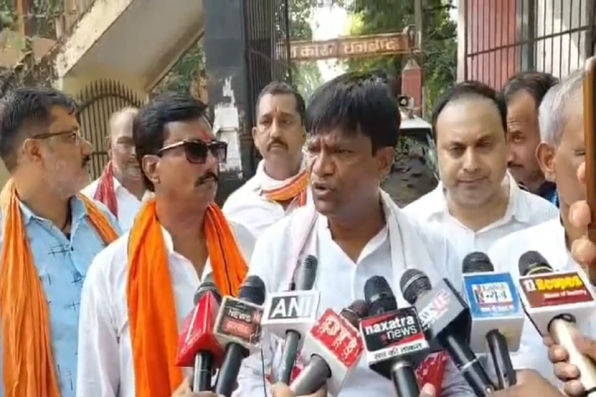 धनबाद जेल पहुंचकर रजनी रवानी से मिले सांसद ढुल्लू महतो, सीबीआई जांच कराने की कही बात