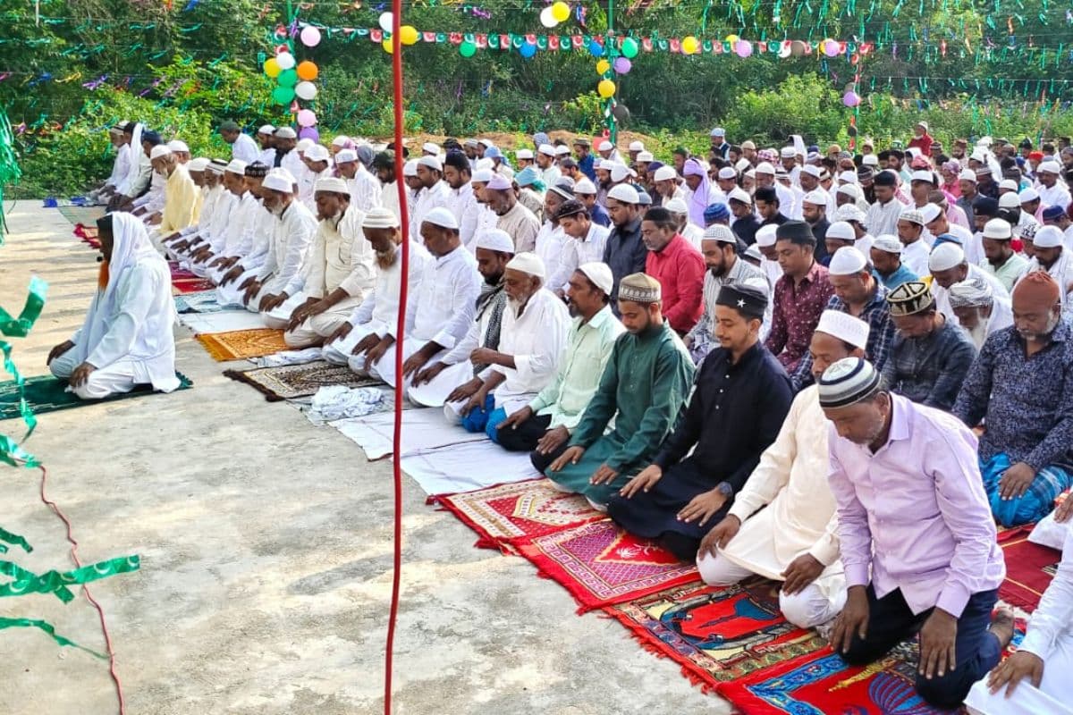 दुमका : हंसडीहा क्षेत्र में शांतिपूर्ण माहौल में मनाई गई बकरीद 