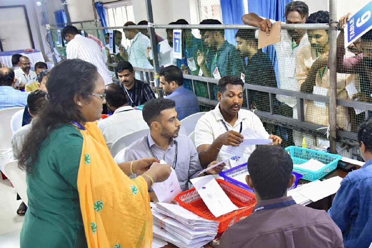 Kerala Elections Result : 12 मंत्री अपने-अपने क्षेत्रों में पीछे, मुख्यमंत्री विजयन भी पिछड़े