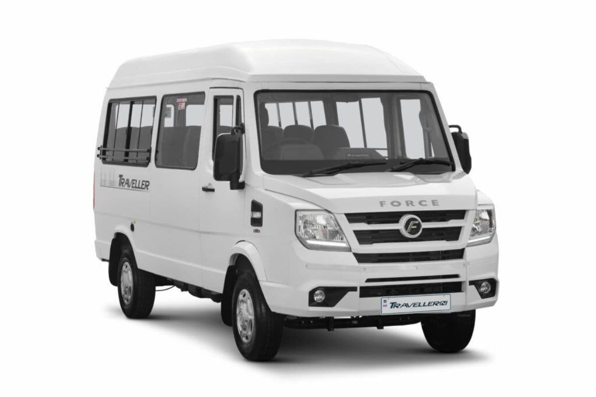 9-इंच की स्क्रीन और कार जैसा कॉकपिट के साथ आई नई Force Traveller N रेंज, देखें और क्या हुआ अपग्रेड