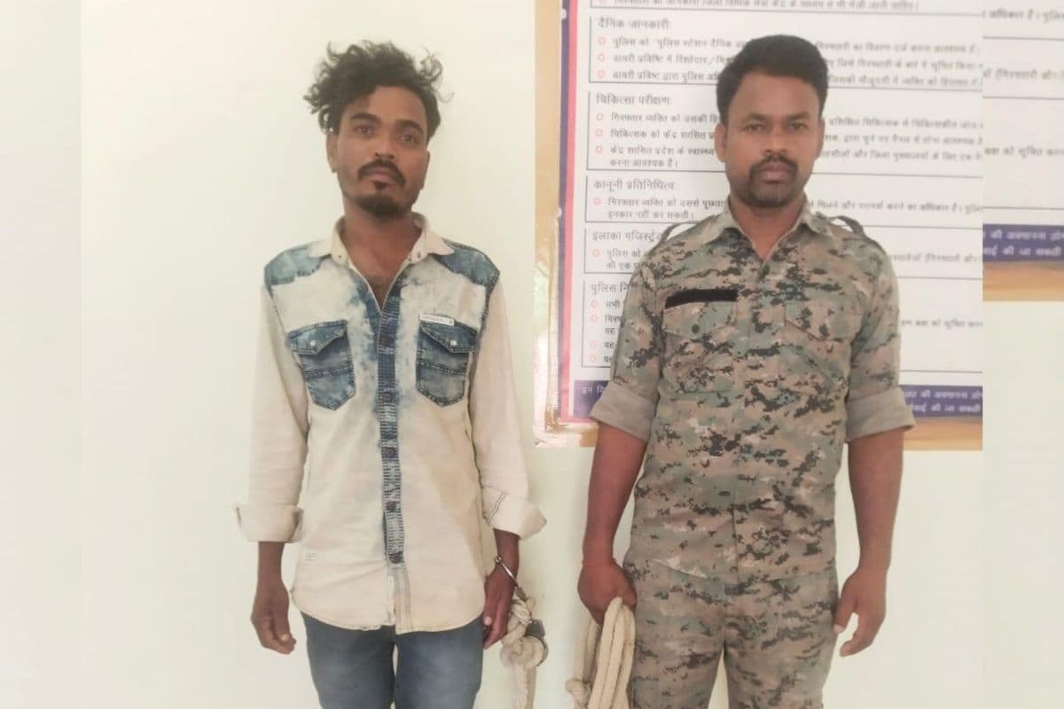 गढ़वा में 12 साल से फरार आरोपी गिरफ्तार, पहचान बदलकर पुलिस से बचता रहा