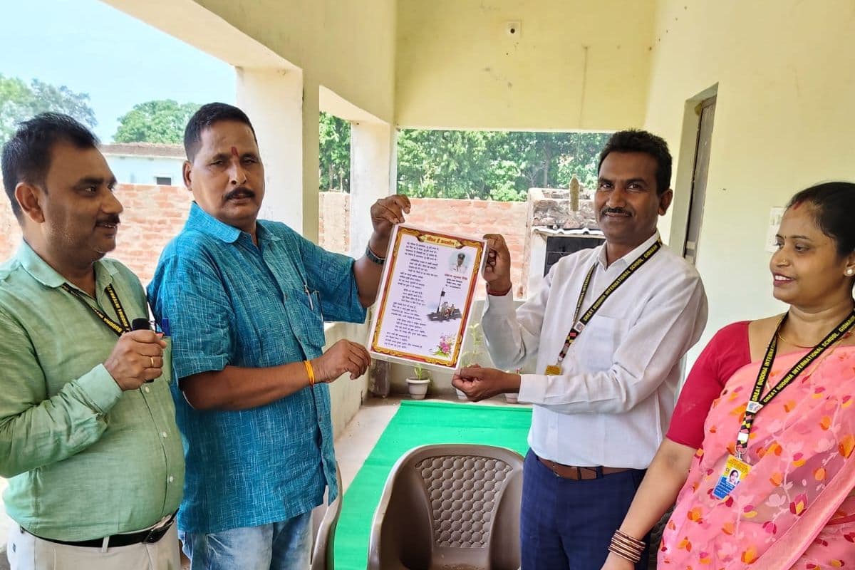 जमुई में कविता के जरिए बच्चों को सिखाया जा रहा ट्रैफिक नियम, गिद्धौर पुलिस की अनोखी पहल