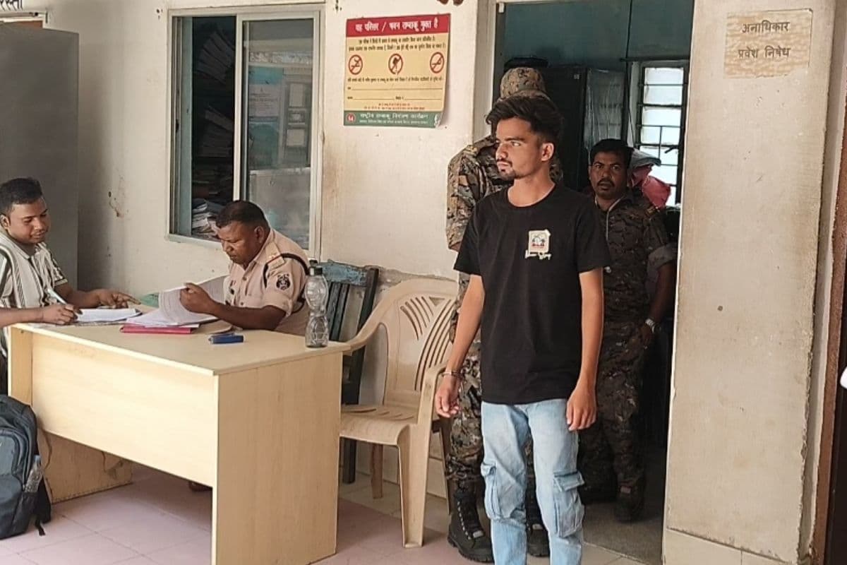 Gumla: मुरली बगीचा तालाब के पास ब्राउन शुगर का धंधा, पुलिस ने युवक को दबोचा