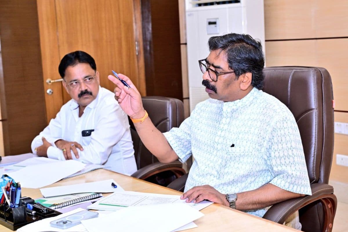 CM हेमंत सोरेन का कड़ा एक्शन, जलस्रोतों पर अतिक्रमण करने वालों पर दर्ज होगी FIR, टूटेंगे अवैध मकान
