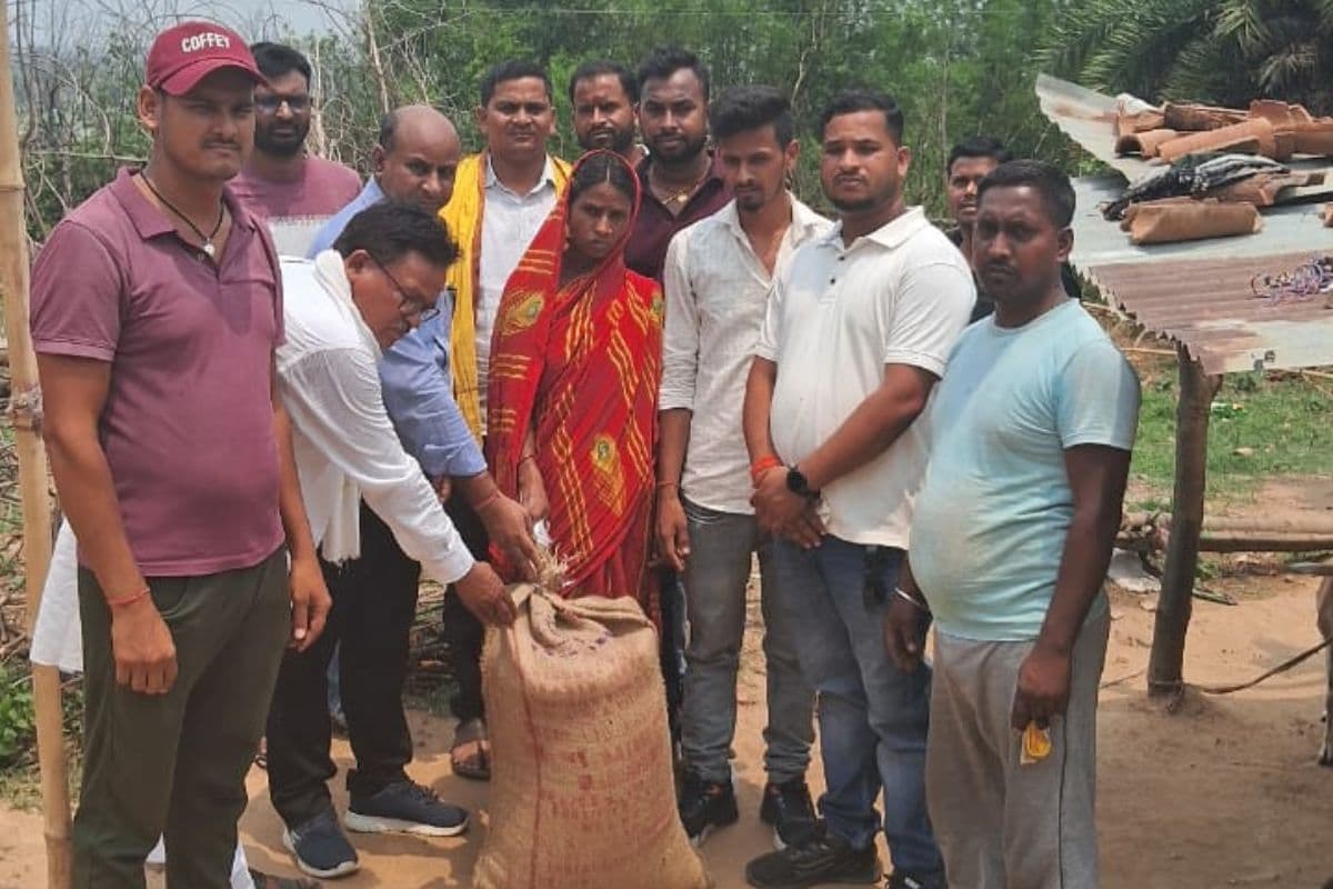 गिरिडीह के सरिता देवी को CM के निर्देश पर मिली मदद, प्रशासन उठाएगा बच्चों की पढ़ाई का जिम्मा