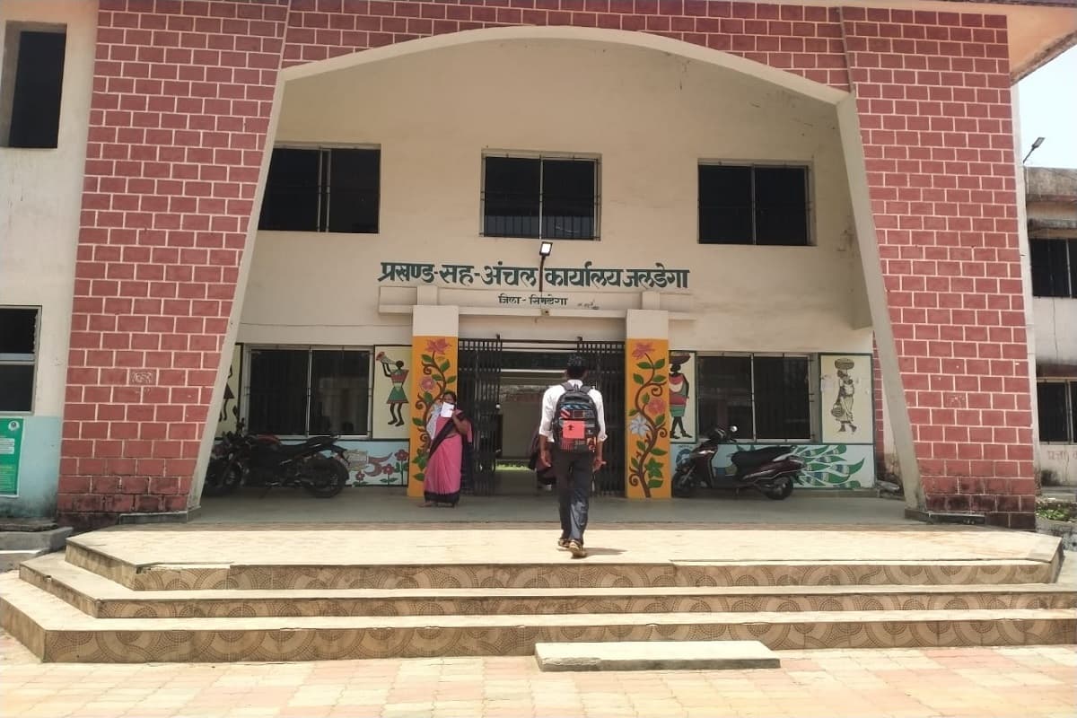 जलडेगा में भैया बन गया मंईयां, खाते में डलवाया मंईयां सम्मान योजना के 30000 रुपये
