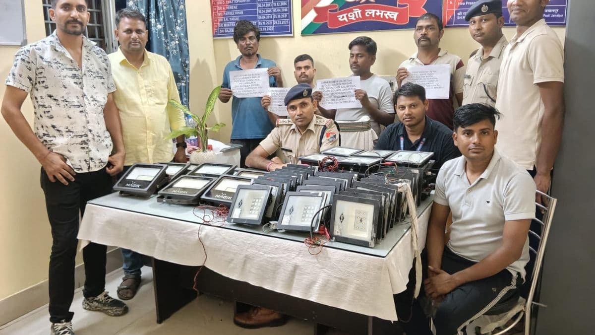 जमालपुर में रेलवे की LED लाइट चोरी करने वाले गिरोह का पर्दाफाश, चार आरोपी गिरफ्तार