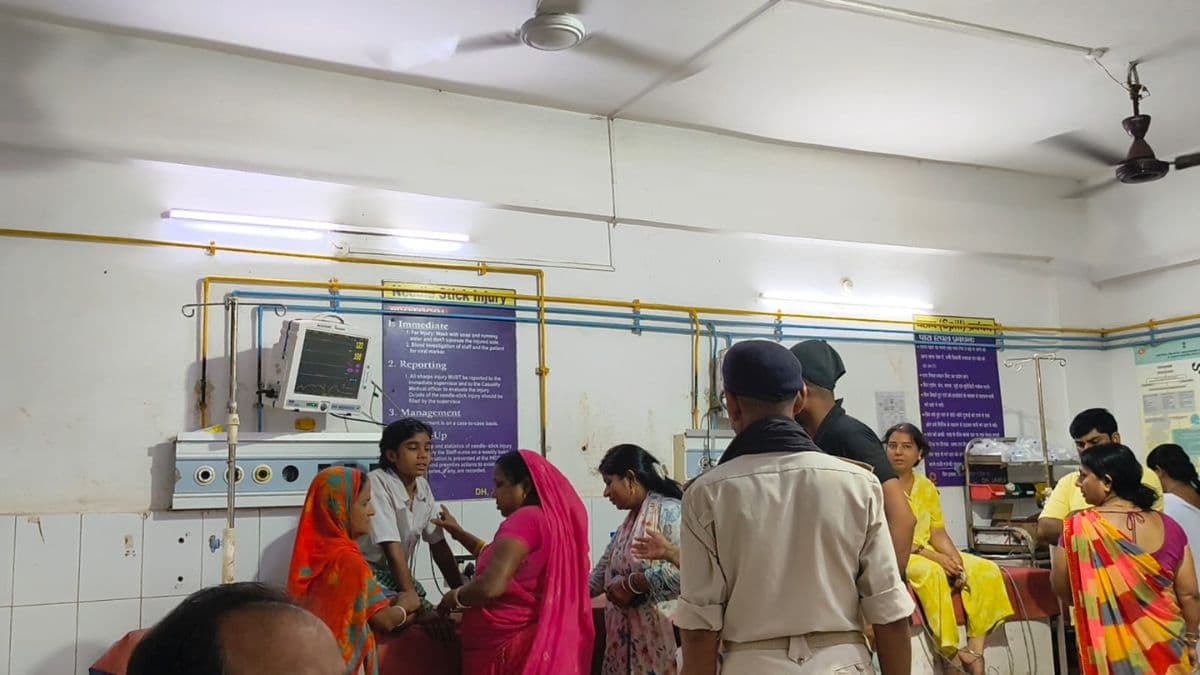जमुई के स्कूल में प्रार्थना सभा में बेहोश हुईं दो छात्राएं, स्कूल में मची अफरा-तफरी