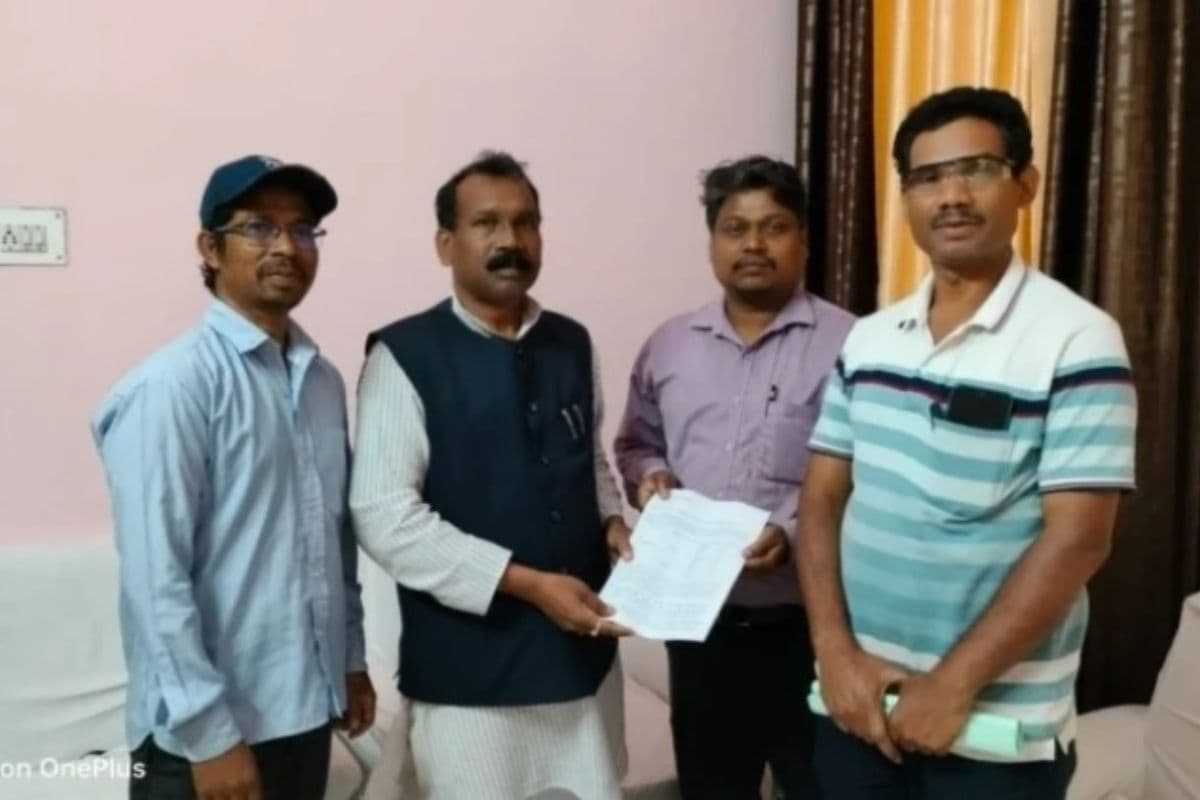 खनिज संपदा से सरकार की तिजोरी भर रहा झारखंड का सारंडा, पर मूलभूत अधिकारों से वंचित हैं यहां के आदिवासी