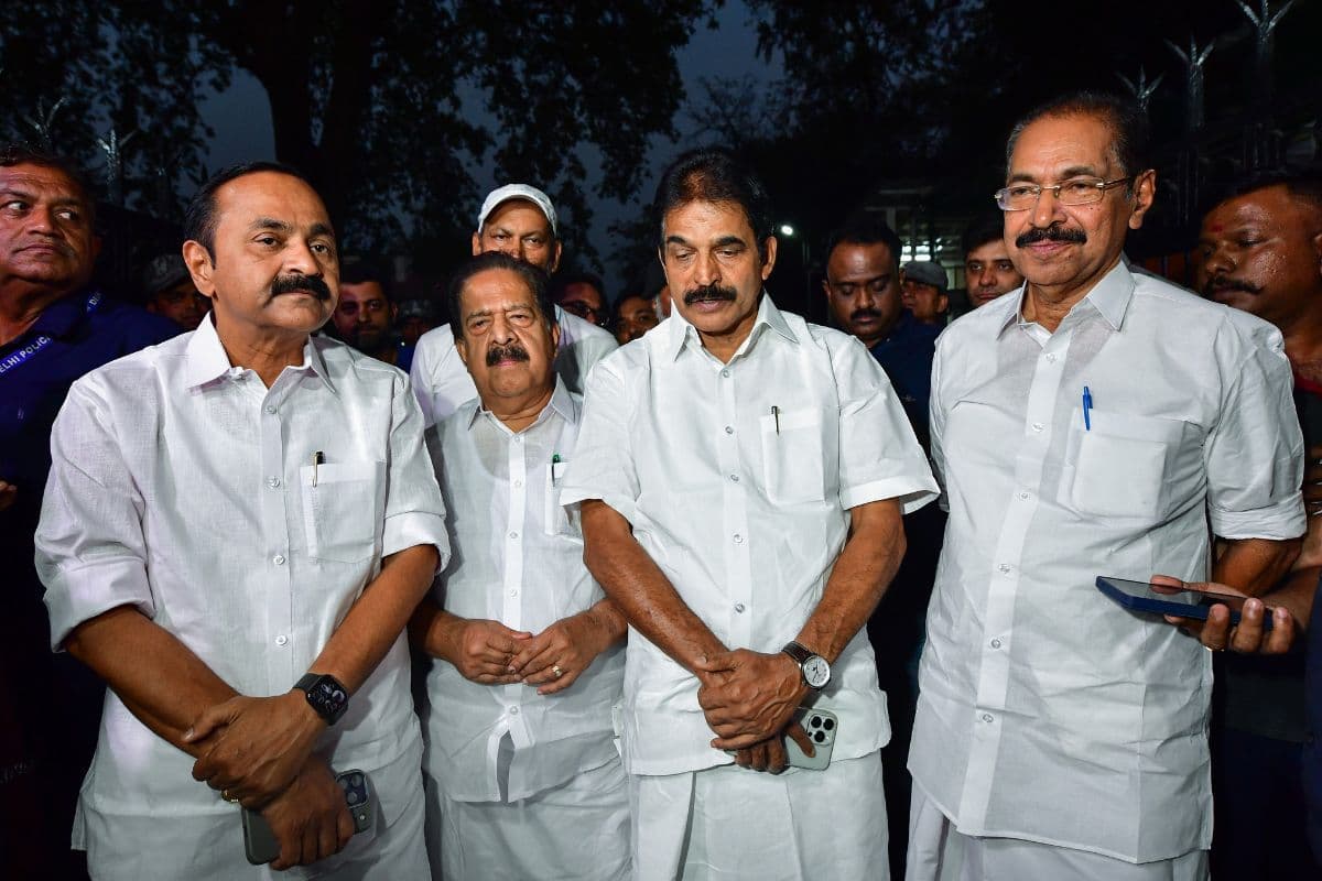केरल में मुख्यमंत्री पद पर सस्पेंस बरकरार, चेन्निथला बोले- पार्टी का फैसला होगा मंजूर