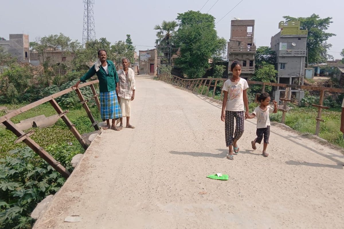 खगड़िया में 30 हजार लोगों की लाइफलाइन बना मौत का रास्ता, कभी भी गिर सकता है पुल
