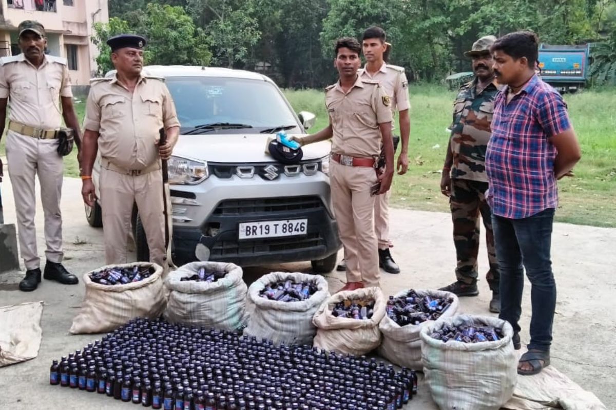 खगड़िया पुलिस ने पकड़ी कोडिन कफ सिरप की खेप, चालक वाहन छोड़कर फरार
