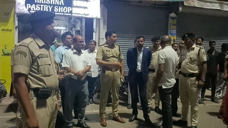 किशनगंज में 15 मिनट तक अंधेरे में डूबा गांधी चौक, सुरक्षा तैयारियों को परखा गया