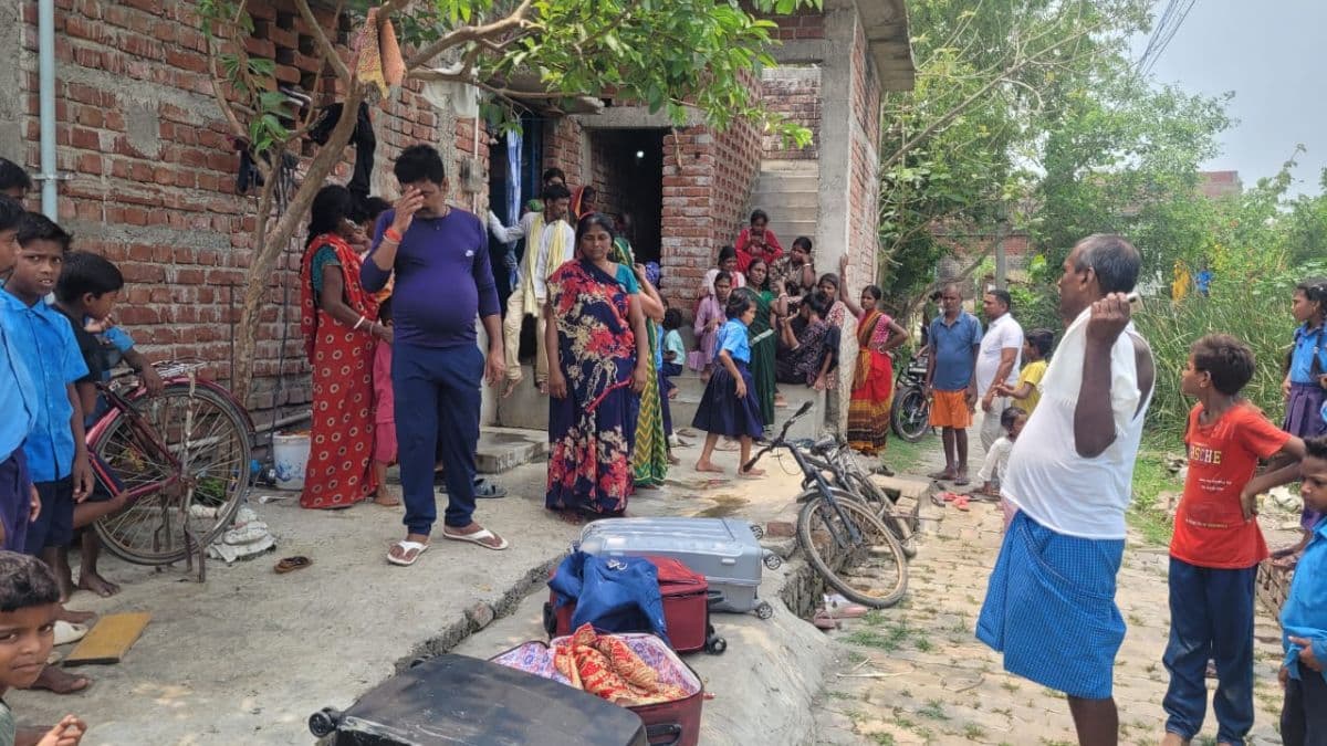 लखीसराय में छत पर सो रहा था पूरा परिवार, ताला तोड़कर चोर ले उड़े जेवर और नकदी