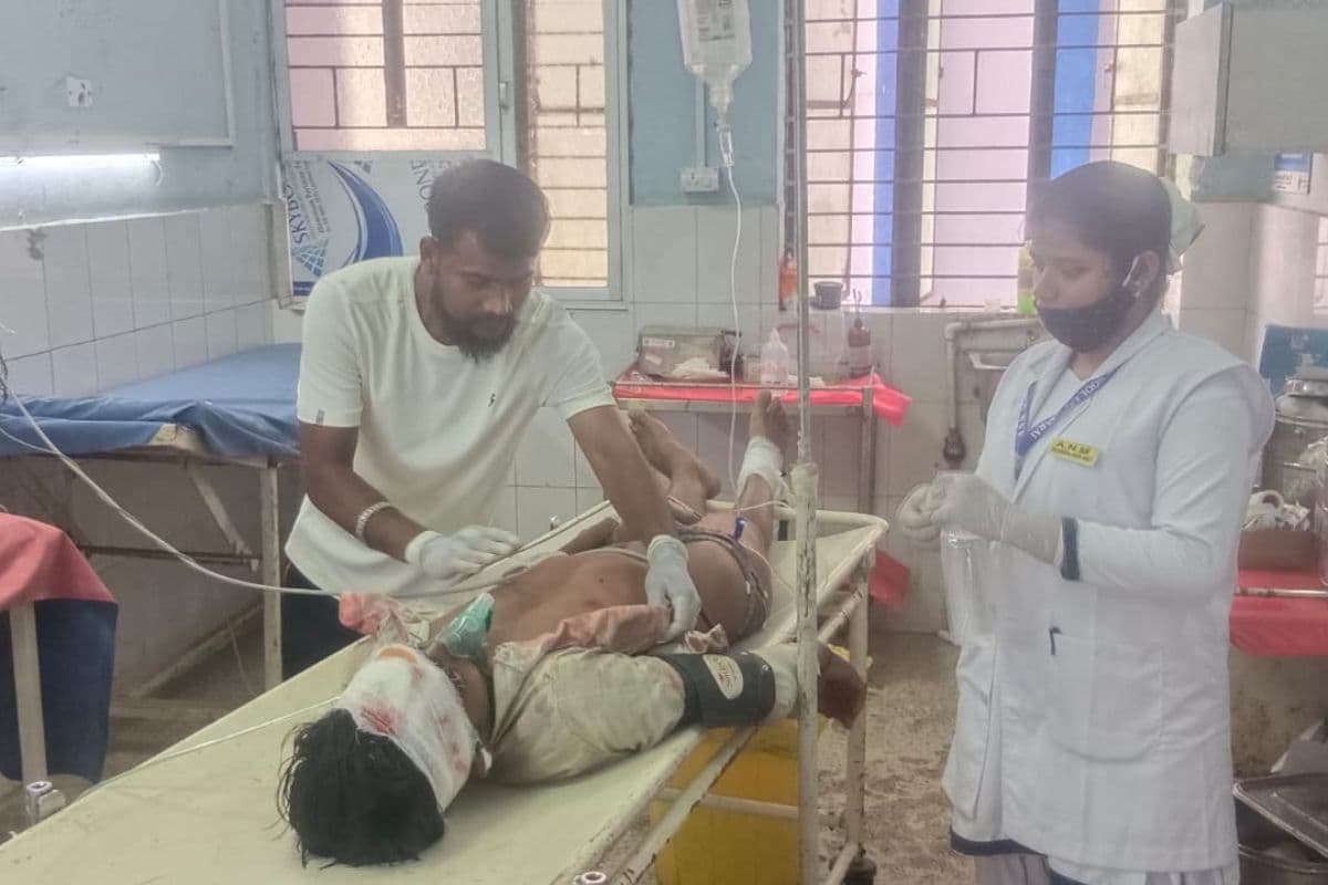 लखीसराय बाईपास पुल पर बड़ा हादसा, वाहन से गिरकर युवक गंभीर रूप से घायल