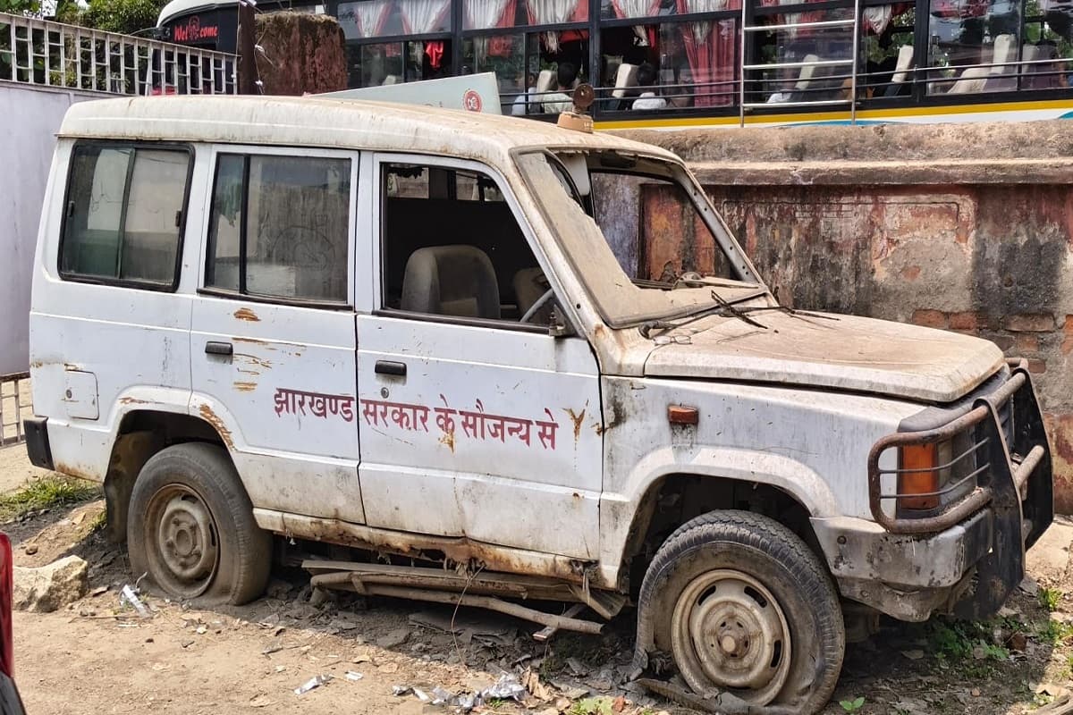 मामूली मरम्मत के अभाव में कबाड़ बनती जा रही एंबुलेंस, कुड़ू में मरीजों की बढ़ी परेशानी