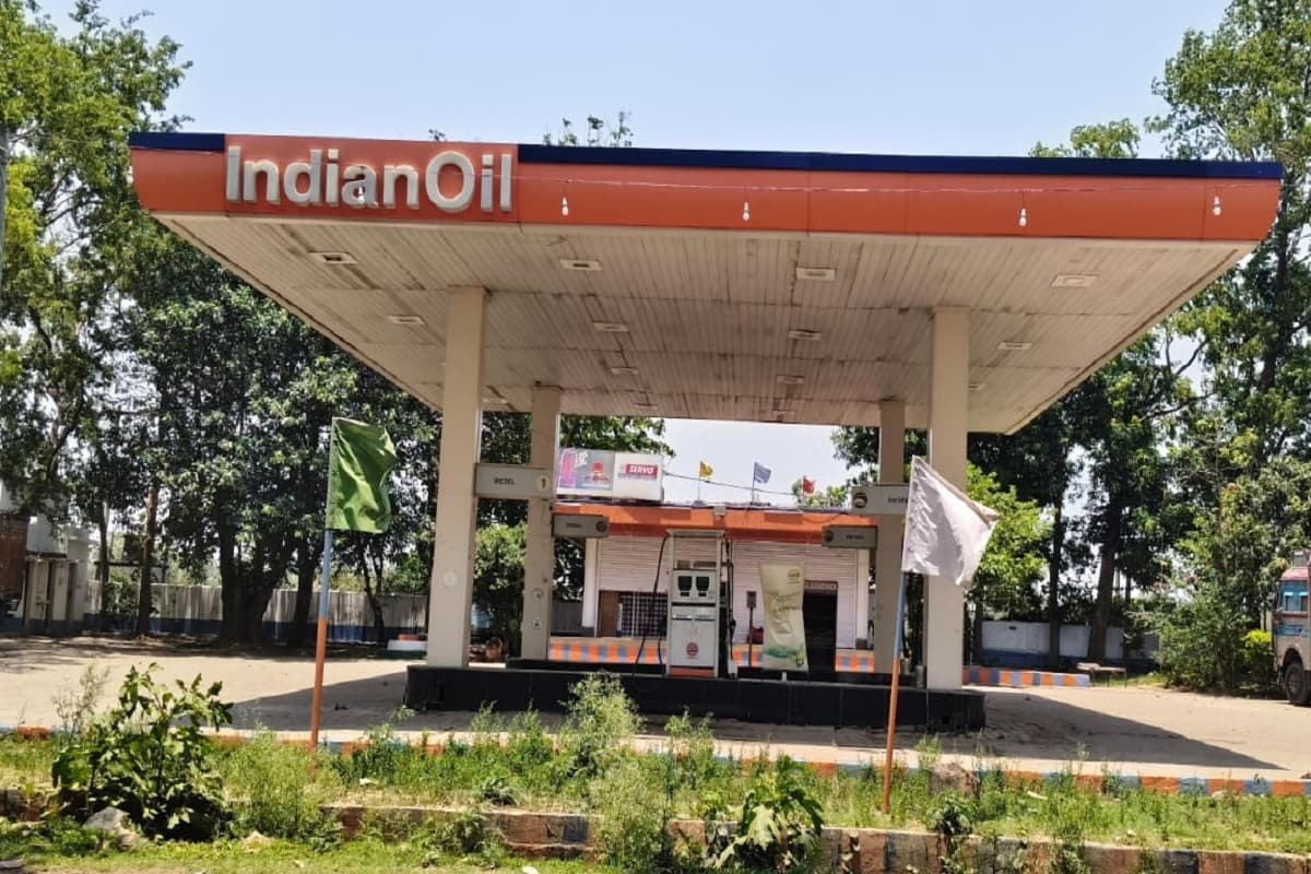 कुड़ू में गहराया पेट्रोल-डीजल संकट, तीन पेट्रोल पंप बंद तो कहीं किस्तों में मिल रहा तेल