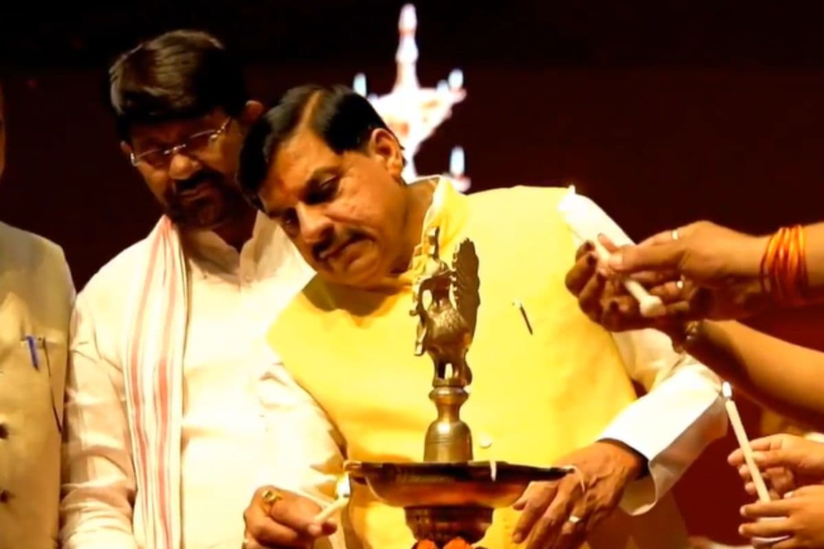 Video : हेल्पलाइन लॉन्च के बाद सीएम ने किया कॉल, जवाब सुनकर रह गए हैरान
