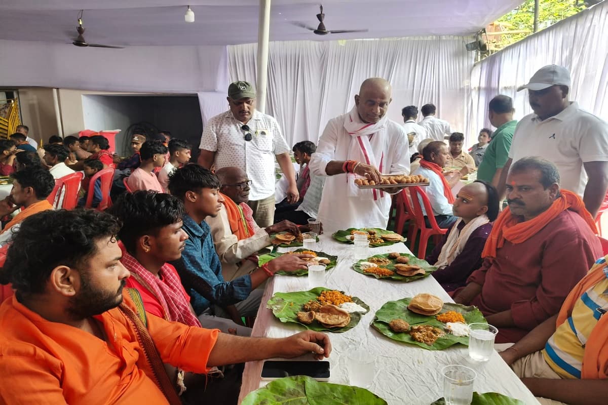 पूर्व मंत्री माधव बाबू के द्वादश श्राद्धकर्म में संपन्न हुए धार्मिक अनुष्ठान, श्रद्धांजलि सभा में उमड़ा जनसैलाब