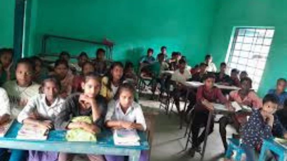 मधेपुरा में स्कूल का नाम बदलने पर मचा विवाद, बीईओ ने 24 घंटे में मांगा जवाब