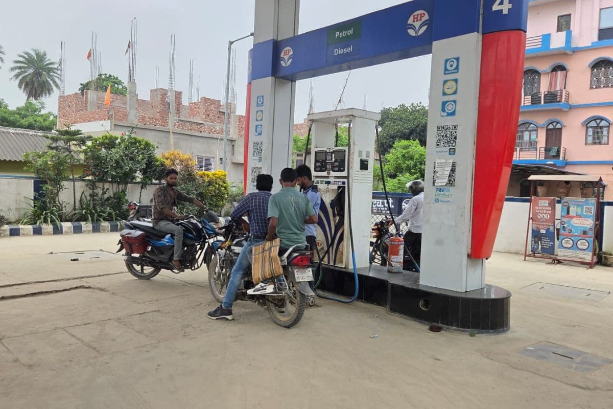 मधेपुरा में 111.46 रुपये लीटर पहुंचा पेट्रोल, बढ़ती महंगाई से लोगों की बढ़ी टेंशन