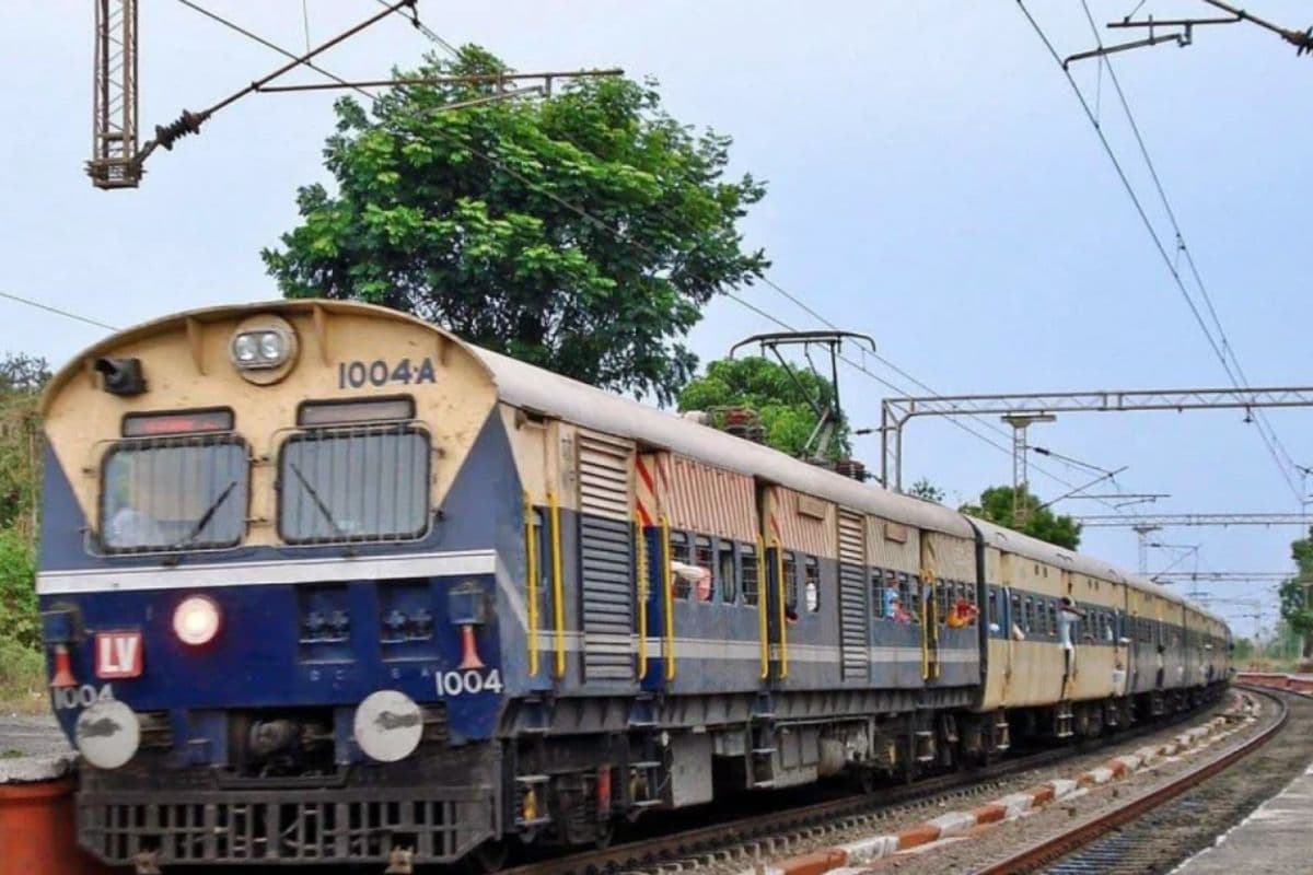 सीतामढ़ी से पटना का सफर हुआ आसान, दो और स्टेशनों पर रुकेगी मेमू इंटरसिटी ट्रेन, देखें नाम
