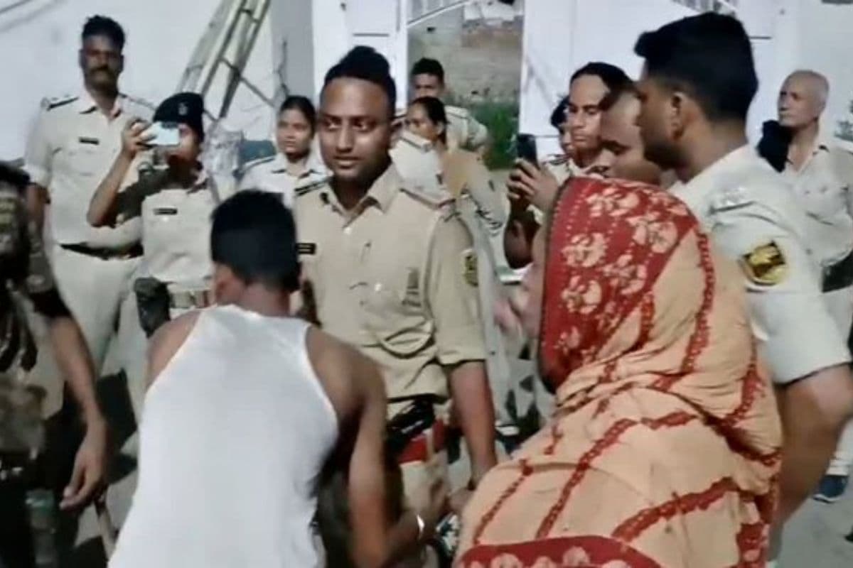 गैंगस्टर के घर पुलिस की तलाशी मामले में पटना SSP ने लिया एक्शन, हाथीदह और पंचमहला के SHO सस्पेंड
