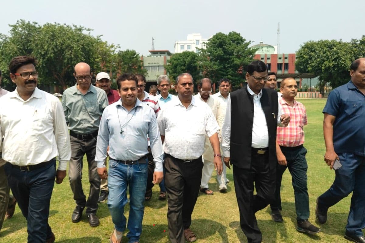 Bihar Sharif: नालंदा कॉलेज के 13 प्राध्यापकों से कुलपति ने मांगा स्पष्टीकरण