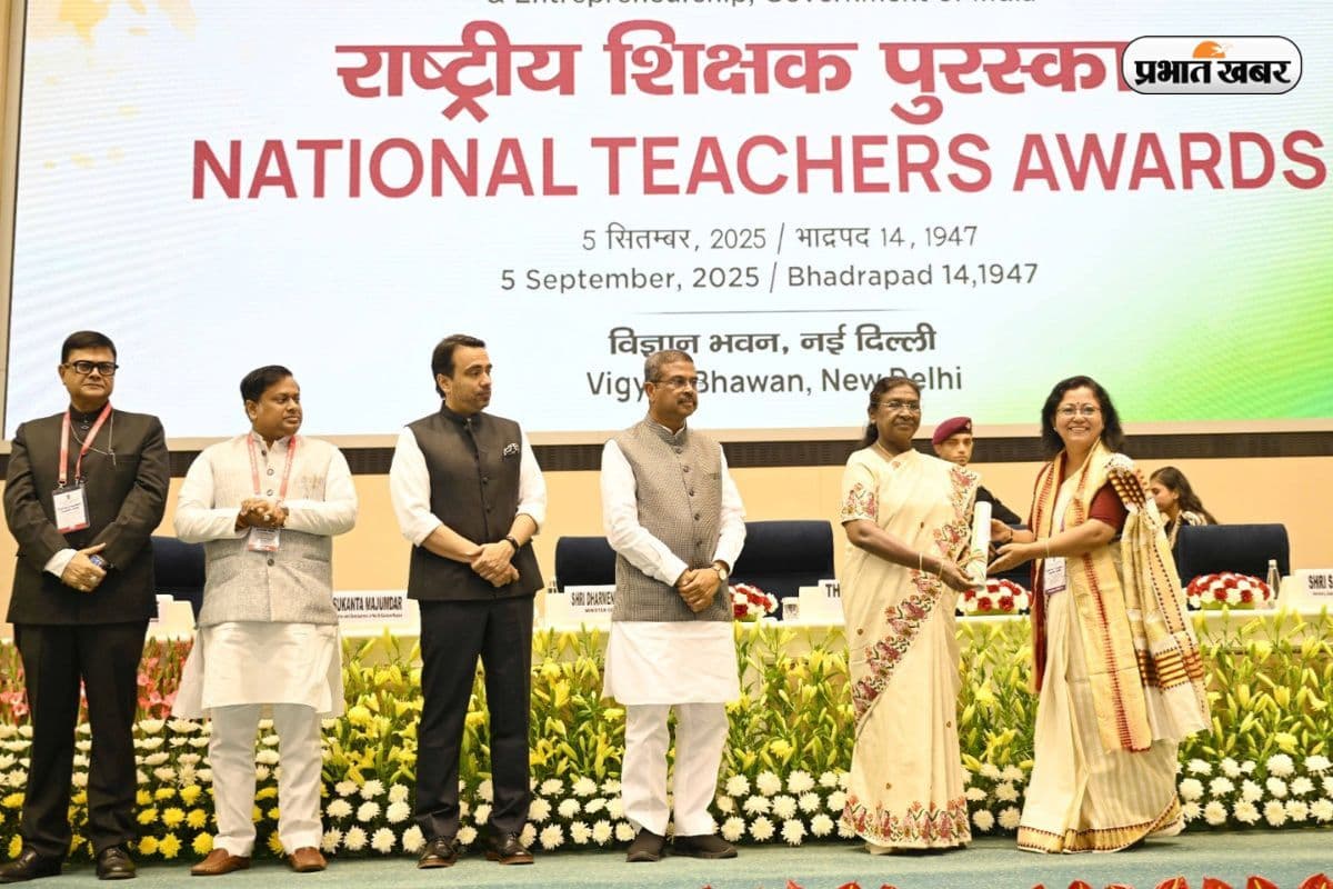 अबुआ जादुई पिटारा से राष्ट्रीय शिक्षक पुरस्कार तक, पढ़ें देवघर की श्वेता शर्मा की जर्नी