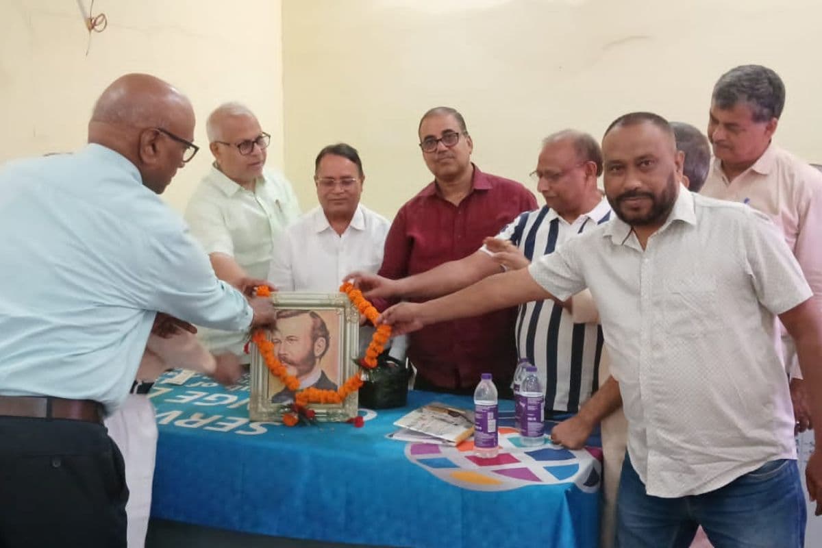 नवादा में रेड क्रॉस सोसाइटी के 148वें स्थापना दिवस की धूम, सेवा और मानवता का दिखा जज्बा