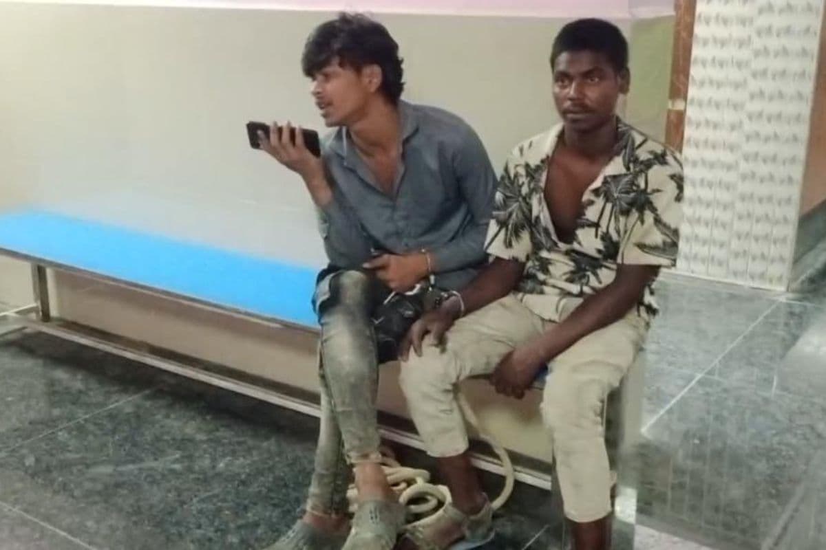 बेगूसराय सदर अस्पताल में चौकाने वाला मामला, कैदियों को छोड़ पान खाने गया चौकीदार