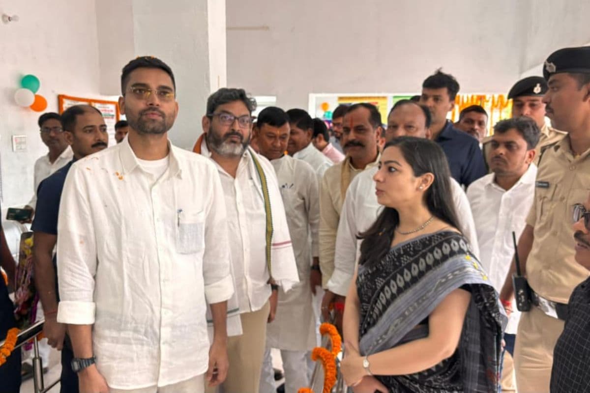 अरवल सदर अस्पताल: प्रभारी मंत्री दीपक प्रकाश ने किया नए दवा वितरण केंद्र और प्रतीक्षालय का उद्घाटन