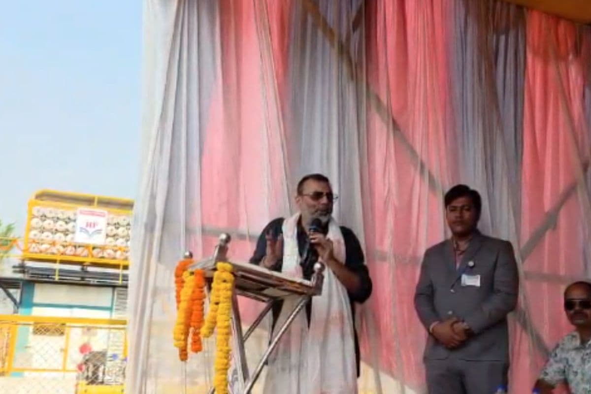 गोड्डा सांसद निशिकांत दुबे ने किया CNG-PNG स्टेशन का उद्घाटन, पहले उपभोक्ता के घर खुद जलाया चूल्हा