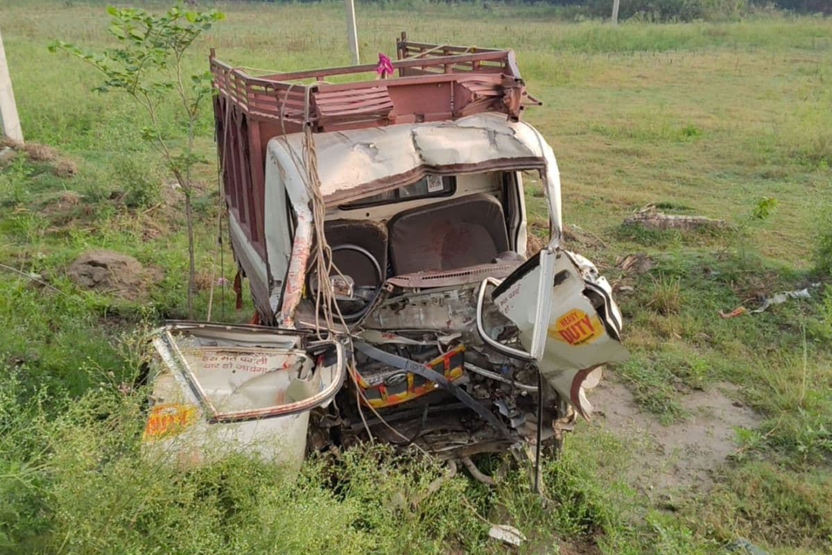 सारण में भीषण सड़क हादसा: तेज रफ्तार ट्रक ने पिकअप को मारी टक्कर, तीन की मौत