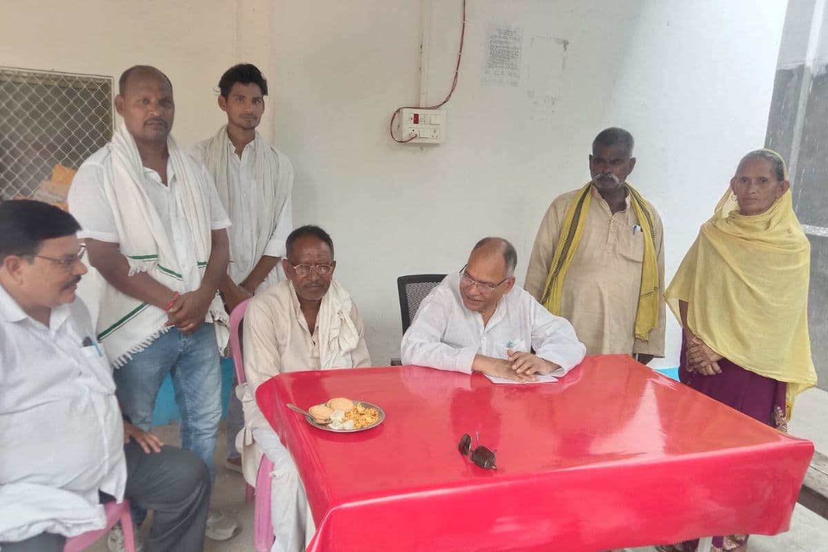 काराकाट सांसद राजा राम सिंह ने क्षेत्र भ्रमण कर सुनीं ग्रामीणों की समस्याएं, संझौली क्षेत्र में लोगों से मिले, विकास कार्यों की ली जानकारी