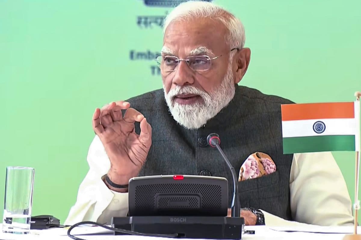 पीएम मोदी की 4 घंटे लंबी महाबैठक, एनर्जी सिक्योरिटी पर हुआ मंथन