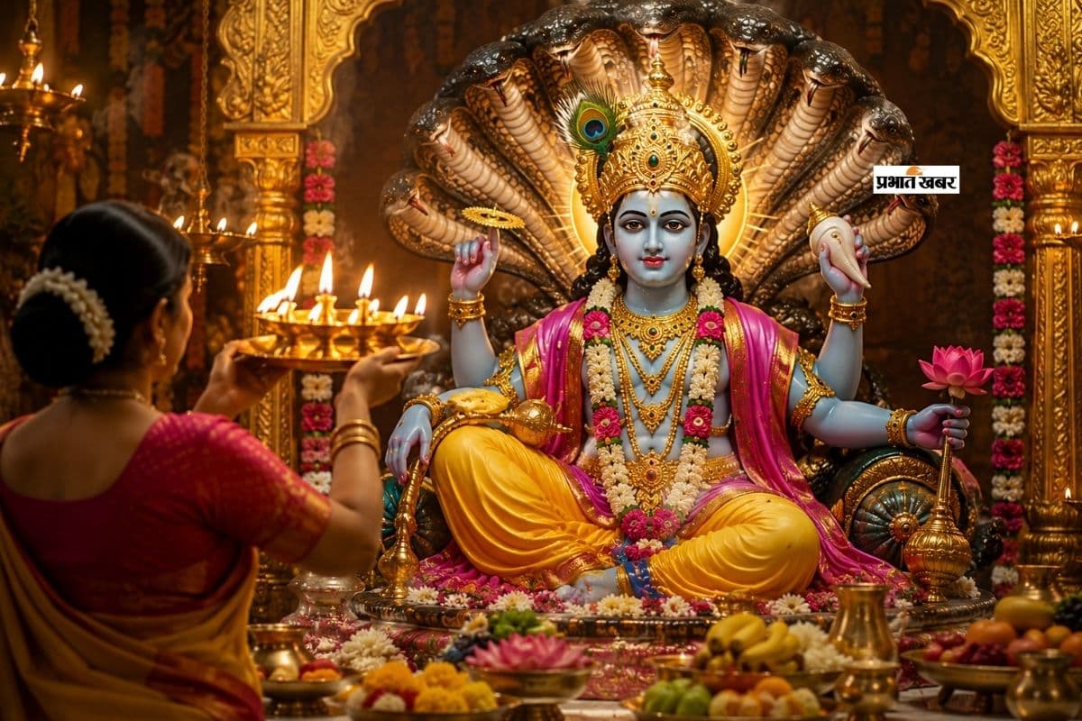 आज है पद्मिनी एकादशी, पढ़ें विष्णु भगवान की चमत्कारी आरती और ये मंत्र