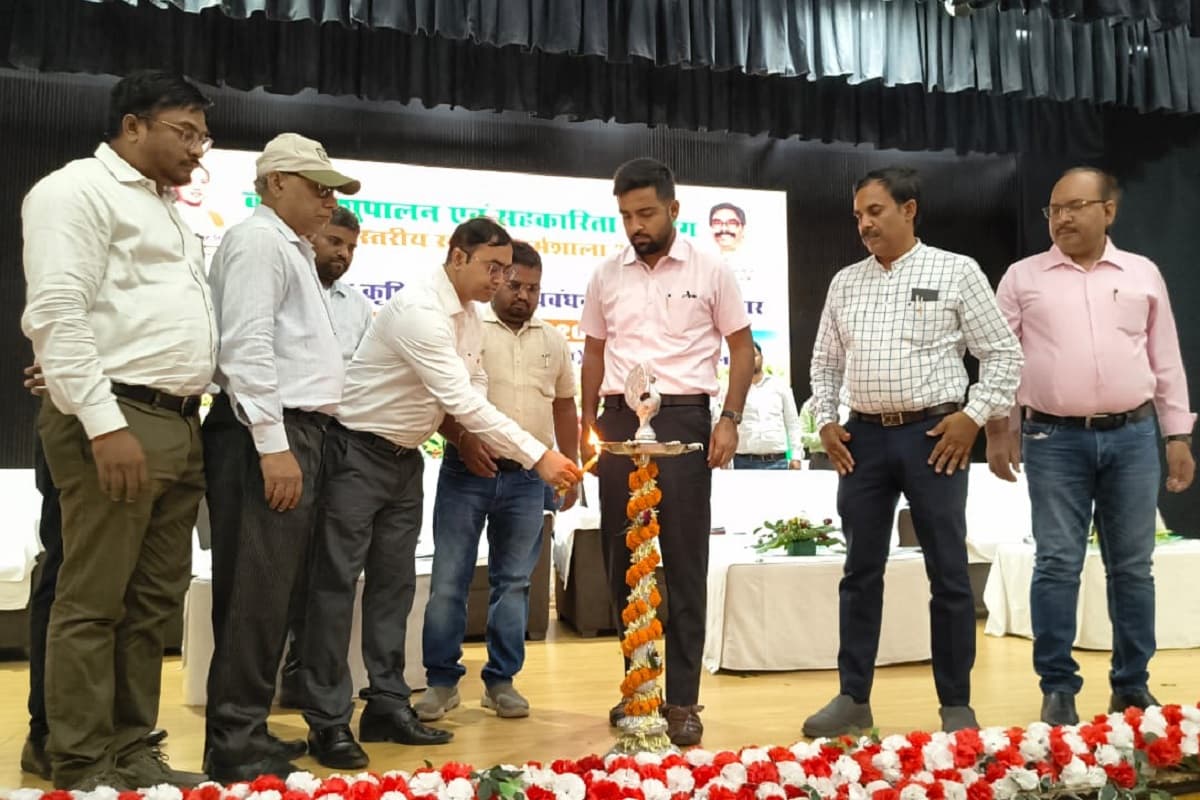 पलामू के डीसी ने किसानों को दिया आमदनी बढ़ाने का मंत्र, सुखाड़ प्रबंध पर कार्यशाला
