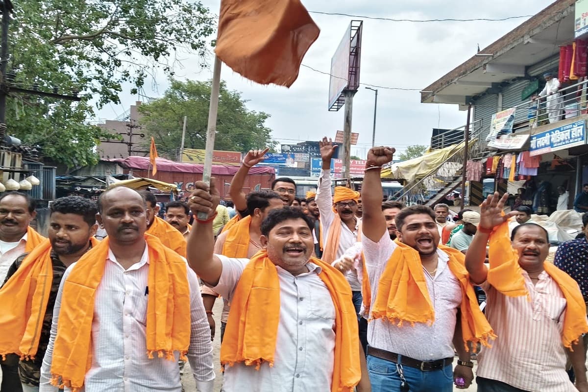 बंगाल, असम और पुडुचेरी में जीत पर भाजपा कार्यकर्ताओं ने मनाया जश्न