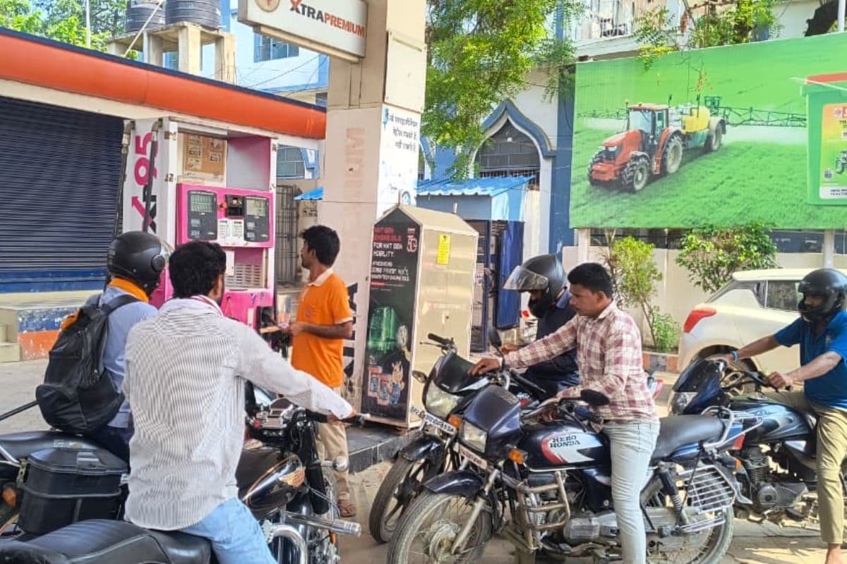 बिहार में बढ़े पेट्रोल-डीजल के दाम, लोग बोले- घर का बजट बिगड़ जाएगा, सब महंगा होगा