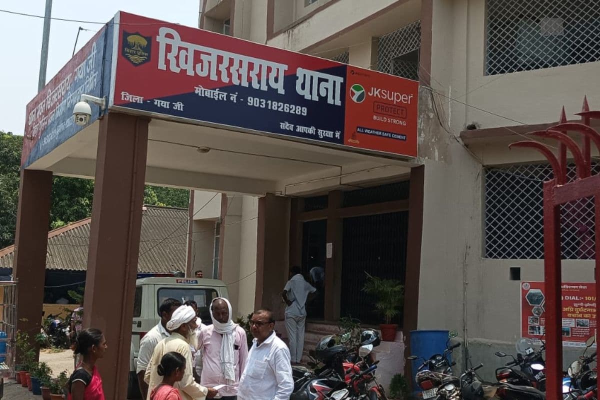 गया में सड़क पार कर रहे बुजुर्ग को तेज रफ्तार टेंपो ने रौंदा, मौके पर मची अफरा-तफरी