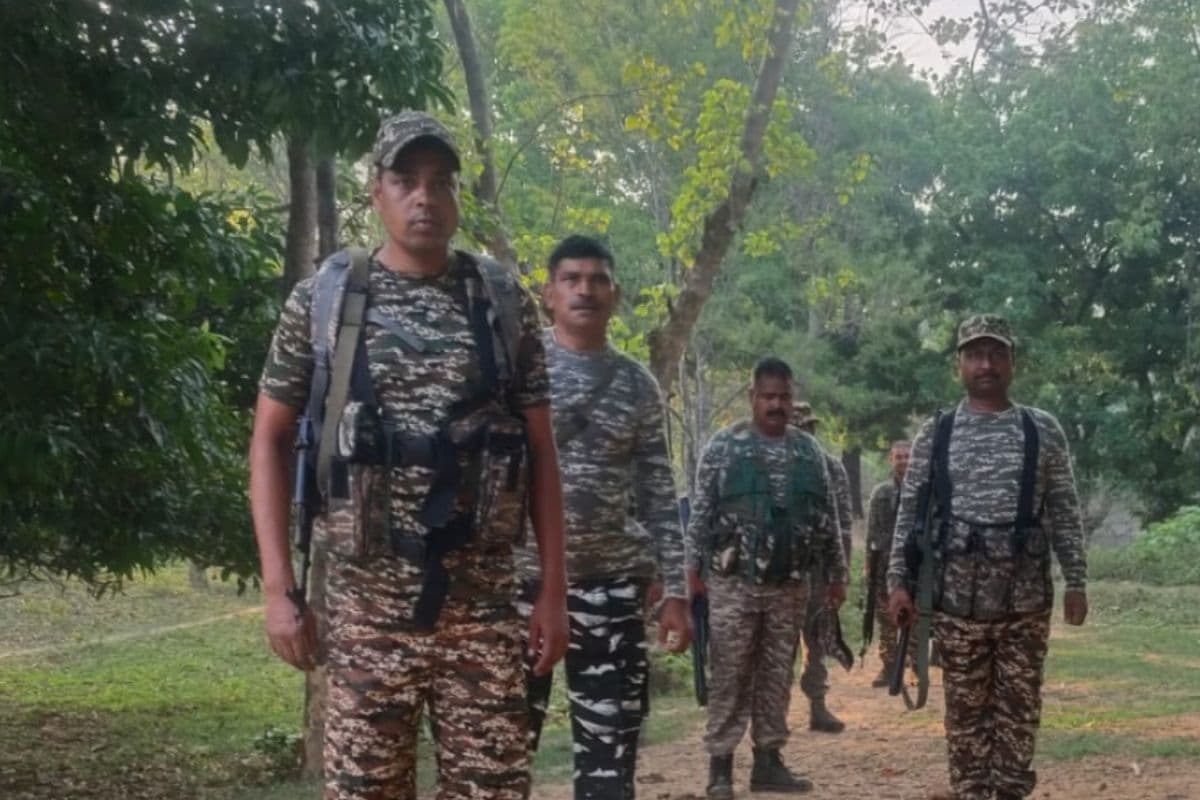 गया के जंगलों में हाई अलर्ट, IED मिलने के बाद दूसरे दिन भी नक्सलियों के खिलाफ सर्च ऑपरेशन जारी