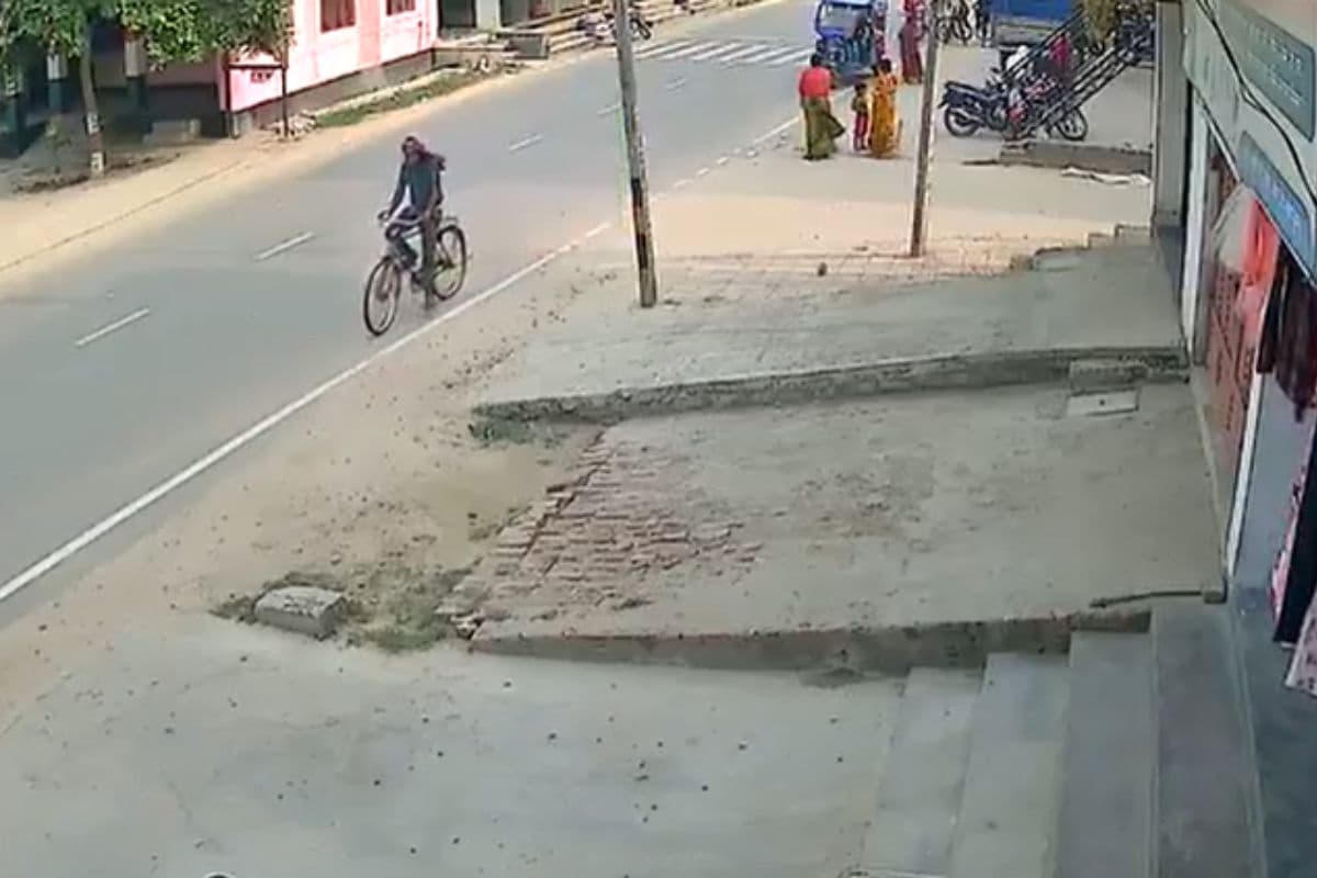सीवान में फॉर्च्यूनर से बाइक सवार को कुचलने की कोशिश, पुराने विवाद में भाइयों पर जानलेवा हमला