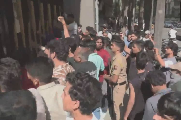 कुर्बानी के लिए सोसाइटी के अंदर बकरे रखने पर दो समुदायों में झड़प, भारी पुलिस बल तैनात