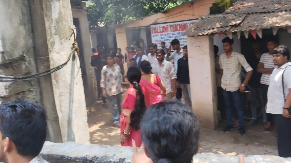 पूर्णिया में ट्रस्ट की 8.53 एकड़ जमीन खाली, बुलडोजर कार्रवाई से तनाव और हंगामा