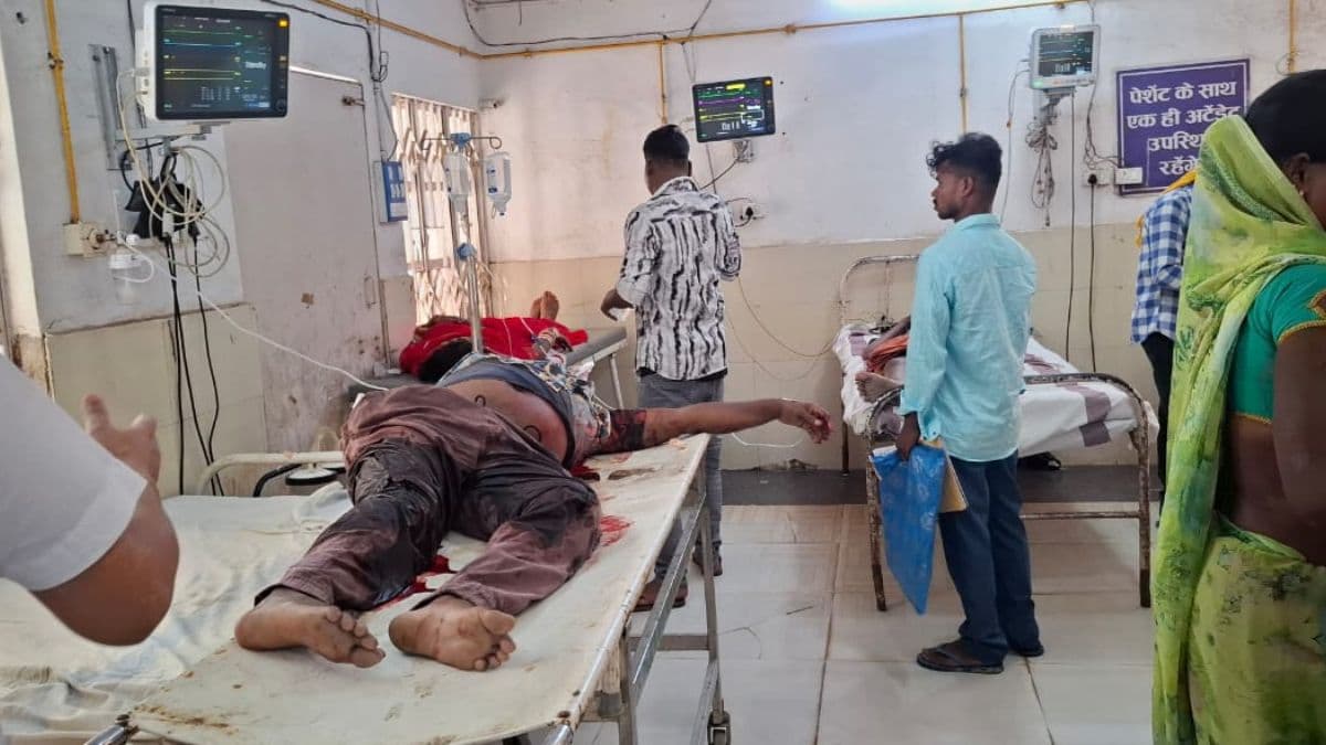 पूर्णिया के सरसी में दो बाइक की आमने-सामने टक्कर, एक युवक की हालत गंभीर