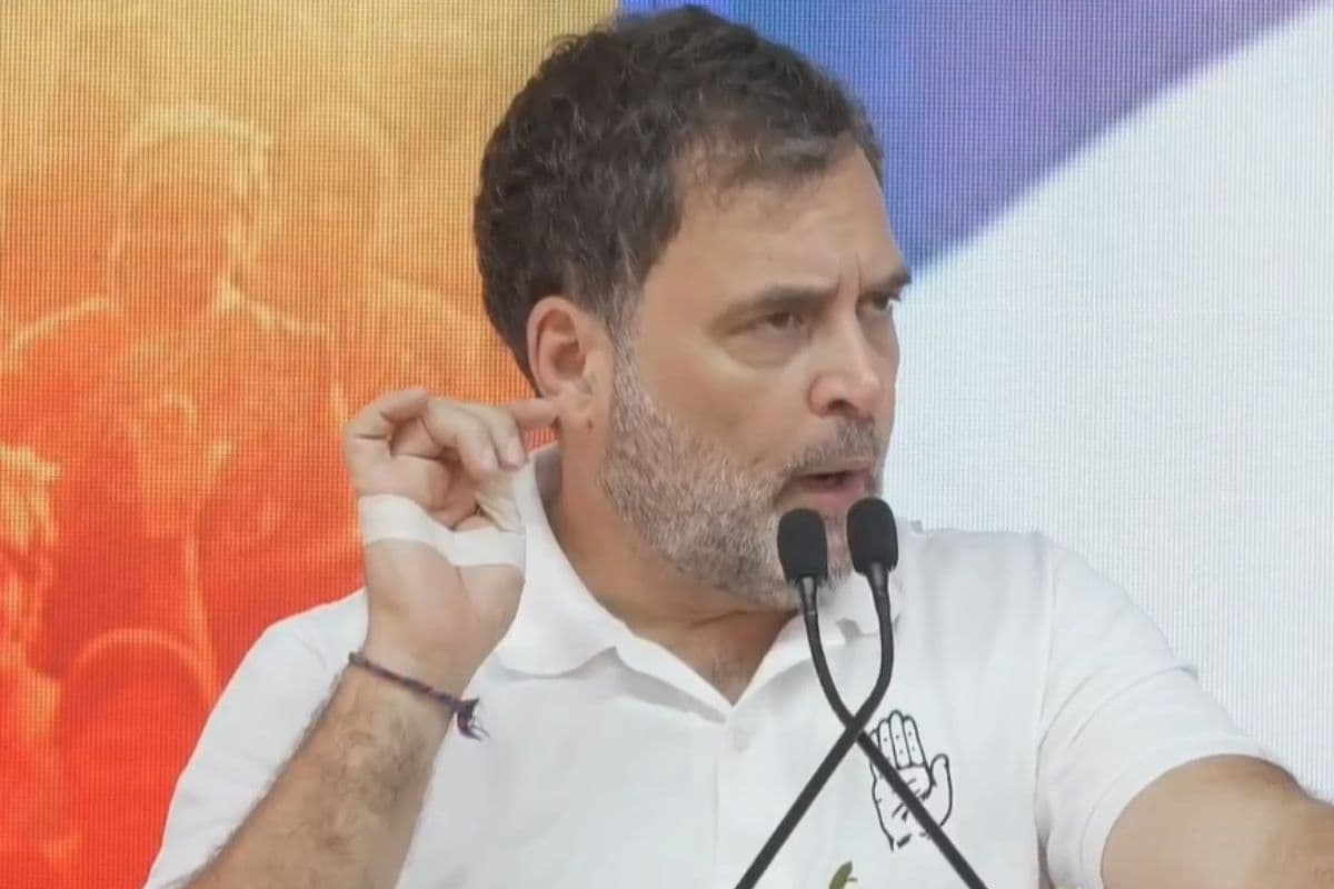 पीएम मोदी पर राहुल गांधी का निशाना-दावे विश्वगुरु के और एक परीक्षा भी नहीं करवा पा रहे