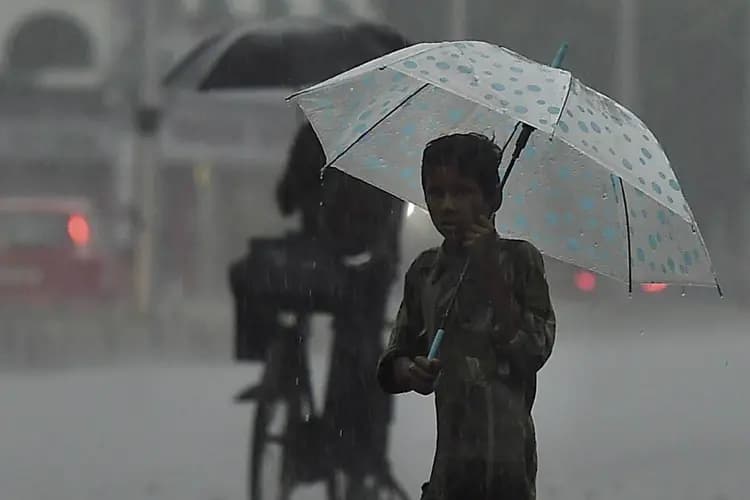 Heavy Rain Warning: आंधी बारिश और ओलावृष्टि का अलर्ट, देश के कई राज्यों में मौसम की करवट, IMD का अलर्ट