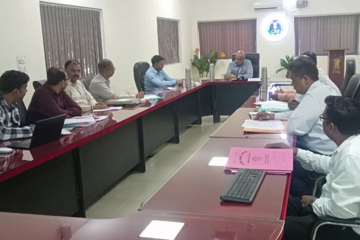 Ramgarh: फुटबॉल मैदान में बनेगा मल्टी स्पोर्ट्स कॉम्प्लेक्स, छावनी परिषद की बैठक में मंजूरी