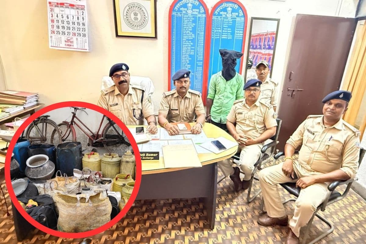 Ramgarh: भैरवी नदी किनारे चल रही अवैध महुआ शराब भट्ठी पर पुलिस का छापा, एक गिरफ्तार